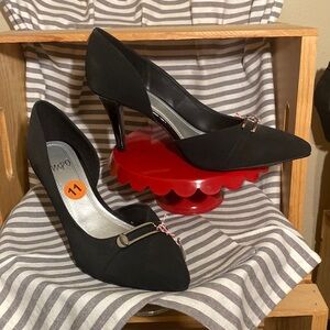 #8 IMPO Heels - Black w/Silver